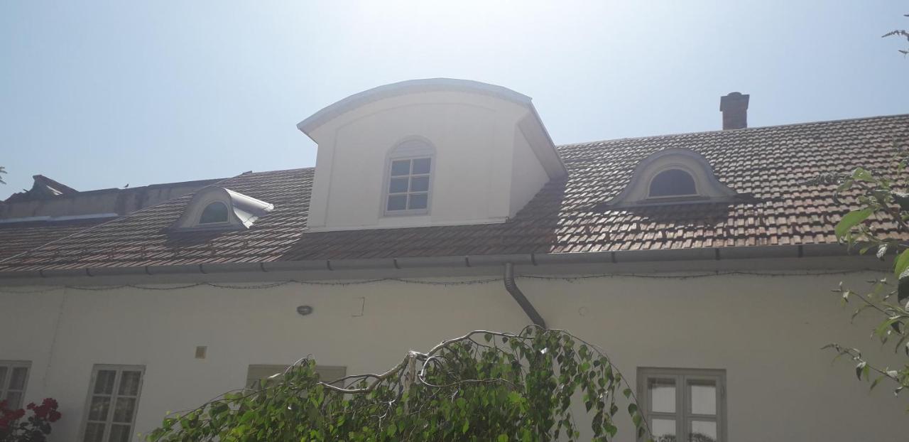 Plitzner Belvarosi Apartmanhaz Eger Exterior photo