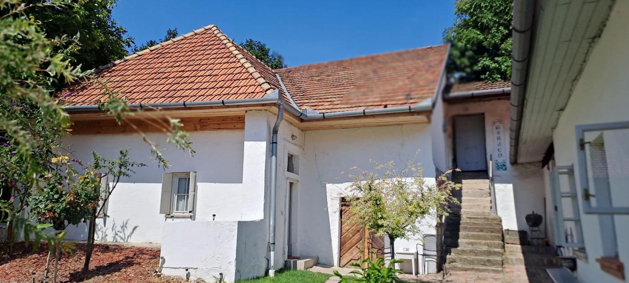 Plitzner Belvarosi Apartmanhaz Eger Exterior photo