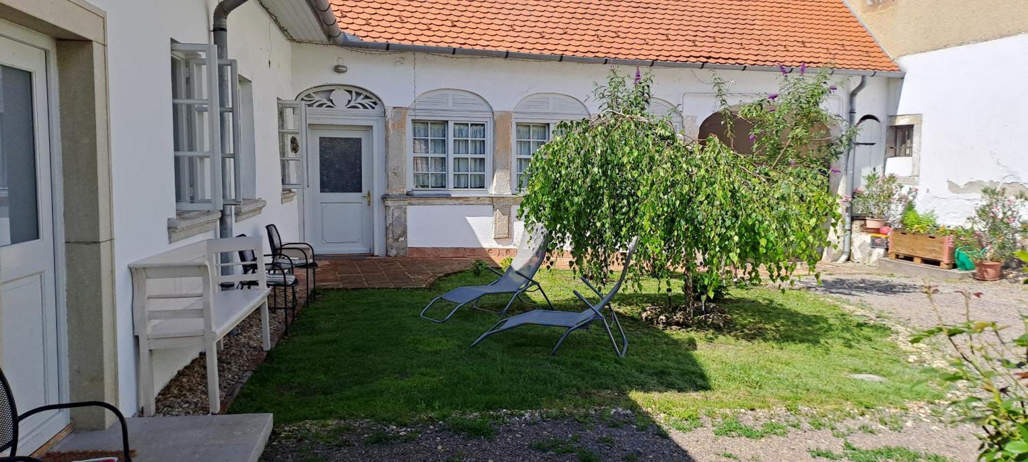 Plitzner Belvarosi Apartmanhaz Eger Exterior photo
