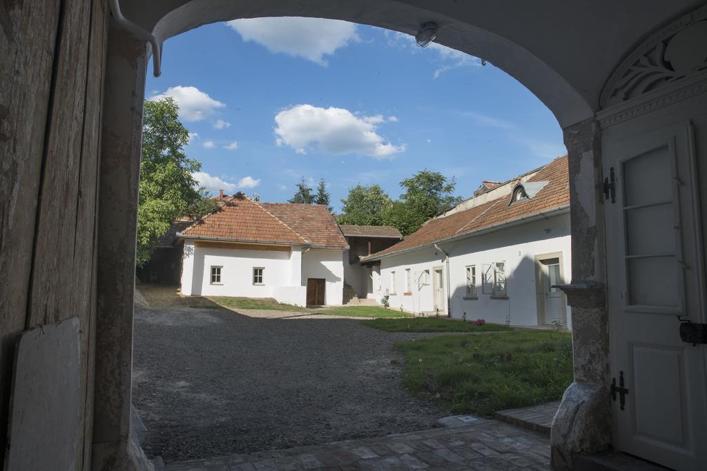 Plitzner Belvarosi Apartmanhaz Eger Exterior photo